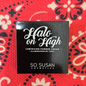 So Susan Halo on High Luminizing Powder-Cream